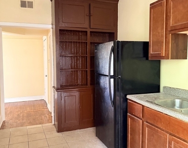 5703 S Emerald Avenue - Photo Thumbnail 11