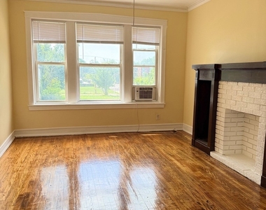 5703 S Emerald Avenue - Photo Thumbnail 2