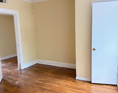 5703 S Emerald Avenue - Photo Thumbnail 5