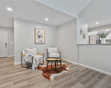 135 Tyrus Lane - Photo Thumbnail 18
