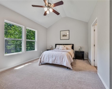135 Tyrus Lane - Photo Thumbnail 14