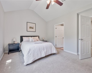 135 Tyrus Lane - Photo Thumbnail 12