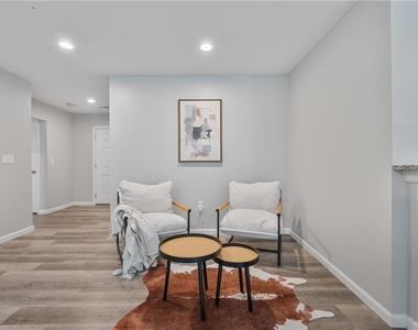 135 Tyrus Lane - Photo Thumbnail 19