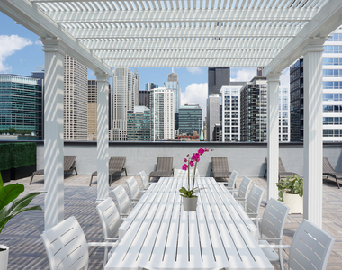 812 W Adams Street - Photo Thumbnail 19