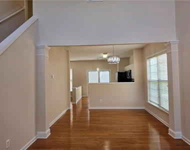 2503 Regent Walk Drive - Photo Thumbnail 5