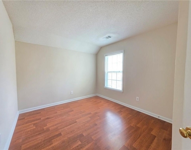 2503 Regent Walk Drive - Photo Thumbnail 17