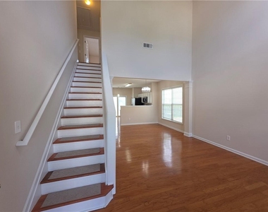 2503 Regent Walk Drive - Photo Thumbnail 4