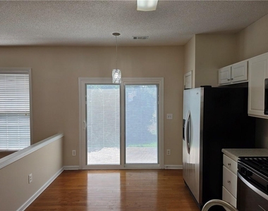 2503 Regent Walk Drive - Photo Thumbnail 7