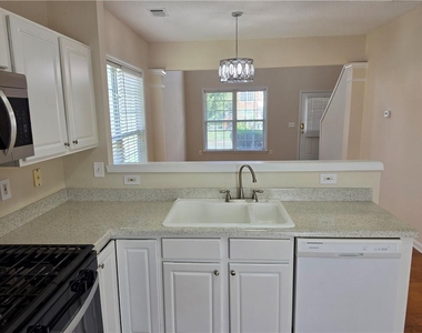 2503 Regent Walk Drive - Photo Thumbnail 11