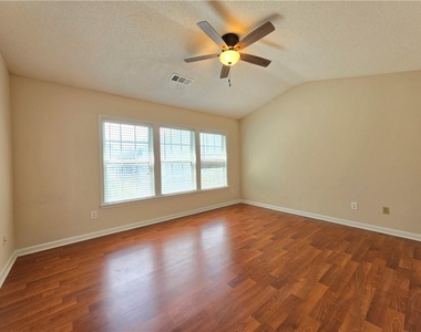2503 Regent Walk Drive - Photo Thumbnail 14