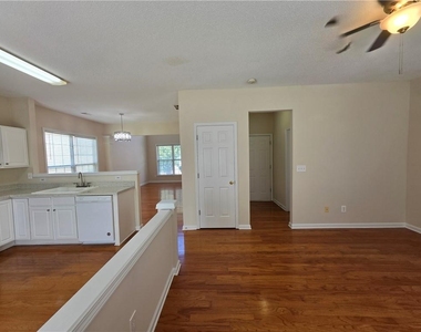 2503 Regent Walk Drive - Photo Thumbnail 9