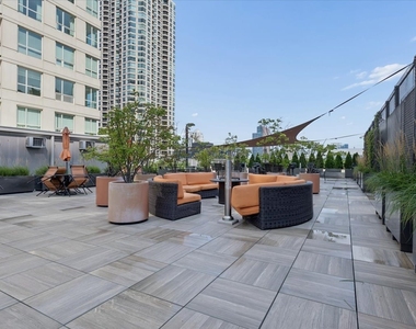 345 N Lasalle Street - Photo Thumbnail 18