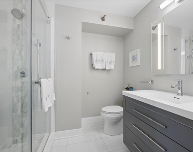 345 N Lasalle Street - Photo Thumbnail 7