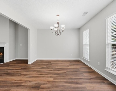 465 Camella Circle - Photo Thumbnail 5