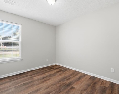 465 Camella Circle - Photo Thumbnail 25