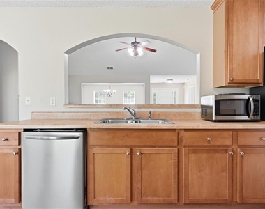 465 Camella Circle - Photo Thumbnail 14