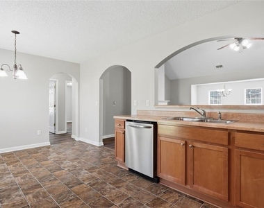 465 Camella Circle - Photo Thumbnail 16
