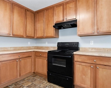 465 Camella Circle - Photo Thumbnail 15