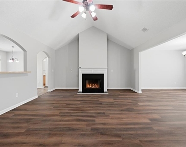 465 Camella Circle - Photo Thumbnail 8