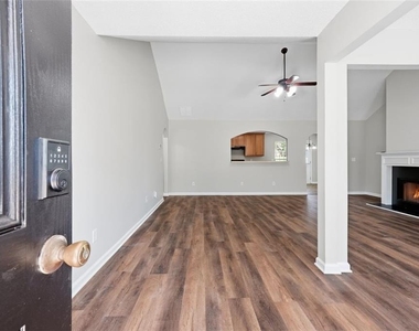 465 Camella Circle - Photo Thumbnail 3