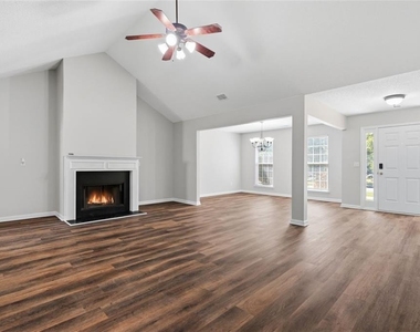 465 Camella Circle - Photo Thumbnail 9