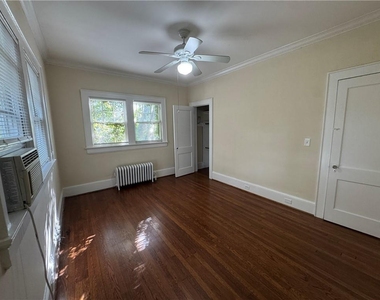 1292 Oxford Road Ne - Photo Thumbnail 9