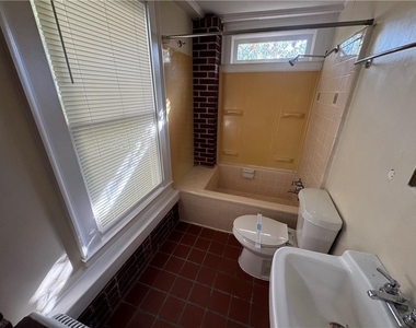 1292 Oxford Road Ne - Photo Thumbnail 15