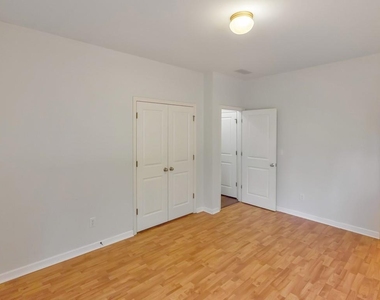 3214 Greenwood Oak Drive - Photo Thumbnail 21