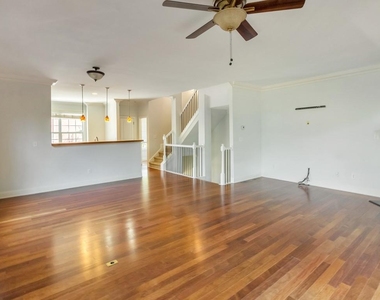 3214 Greenwood Oak Drive - Photo Thumbnail 12