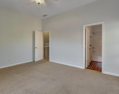 3214 Greenwood Oak Drive - Photo Thumbnail 35