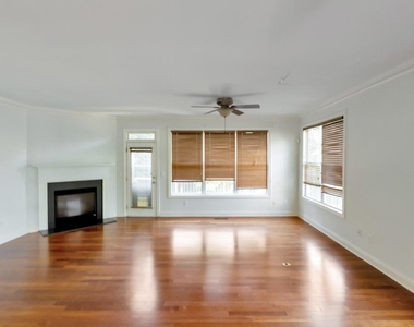 3214 Greenwood Oak Drive - Photo Thumbnail 8