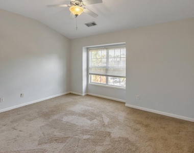 3214 Greenwood Oak Drive - Photo Thumbnail 4