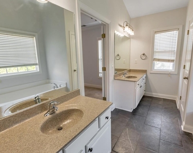 3214 Greenwood Oak Drive - Photo Thumbnail 29