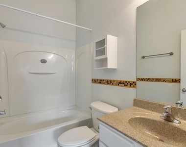 3214 Greenwood Oak Drive - Photo Thumbnail 7