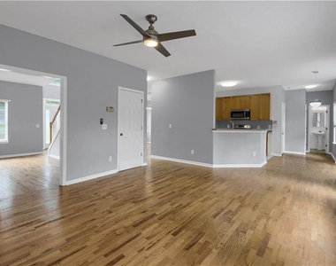 5972 Rosie Lane Se - Photo Thumbnail 6