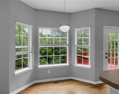5972 Rosie Lane Se - Photo Thumbnail 3