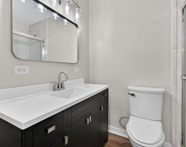 5518 E Lake Drive - Photo Thumbnail 13