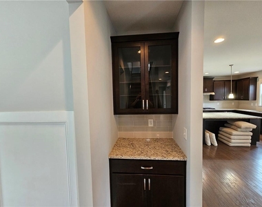 3218 Leyden Court - Photo Thumbnail 17