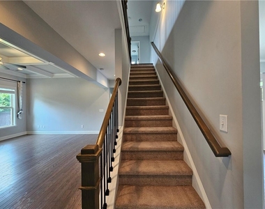 3218 Leyden Court - Photo Thumbnail 18