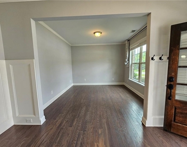3218 Leyden Court - Photo Thumbnail 3