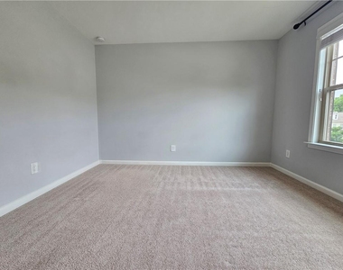 3218 Leyden Court - Photo Thumbnail 43