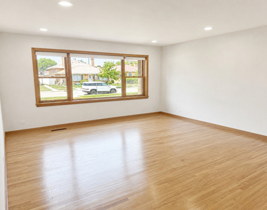 1531 Balmoral Avenue - Photo Thumbnail 1