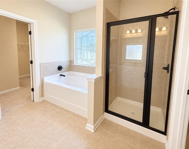 1718 Hanover West Court - Photo Thumbnail 24