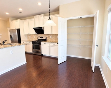 1718 Hanover West Court - Photo Thumbnail 10