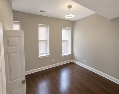 4118 S King Drive - Photo Thumbnail 13