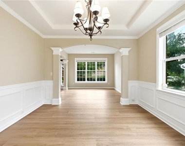 2196 Kingswood Drive - Photo Thumbnail 8