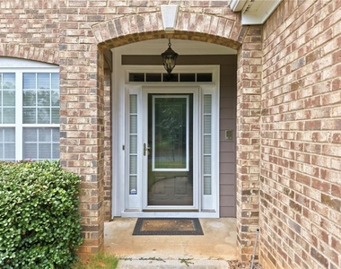 2196 Kingswood Drive - Photo Thumbnail 4