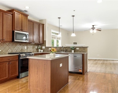 2196 Kingswood Drive - Photo Thumbnail 14
