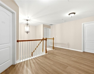 2196 Kingswood Drive - Photo Thumbnail 18