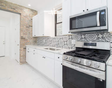 1101 N Christiana Avenue - Photo Thumbnail 4